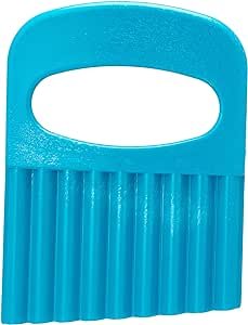 Plastic pickle slicer with handle